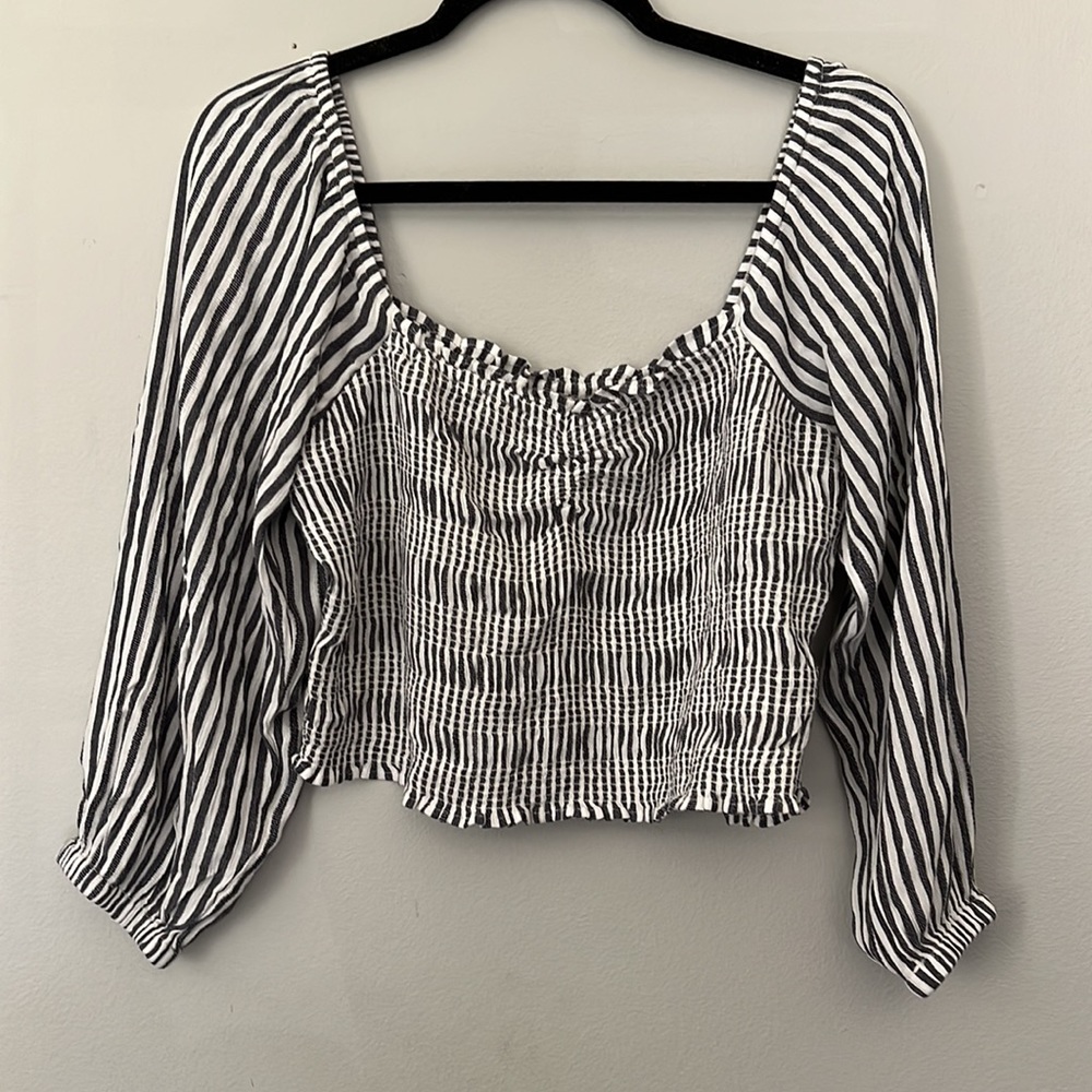 NWT American Eagle Smocked Puff-Sleeve Blouse